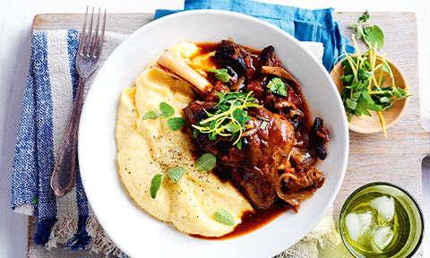 https://www.coles.com.au/content/dam/coles/inspire-create/auto-thumbnails/slow-cooker-lamb-shanks-with-polenta_480x288.jpg